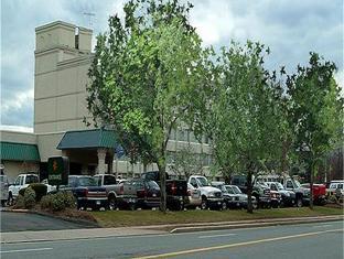 Hartford Hotel & Conference Center East Hartford Exterior photo